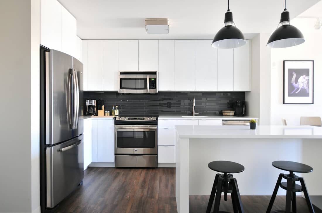 Clean modern kitchen ready for move-in